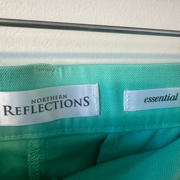 Northern réflexion essential womens golf style summer shorts size 10 - Picture 7 of 8